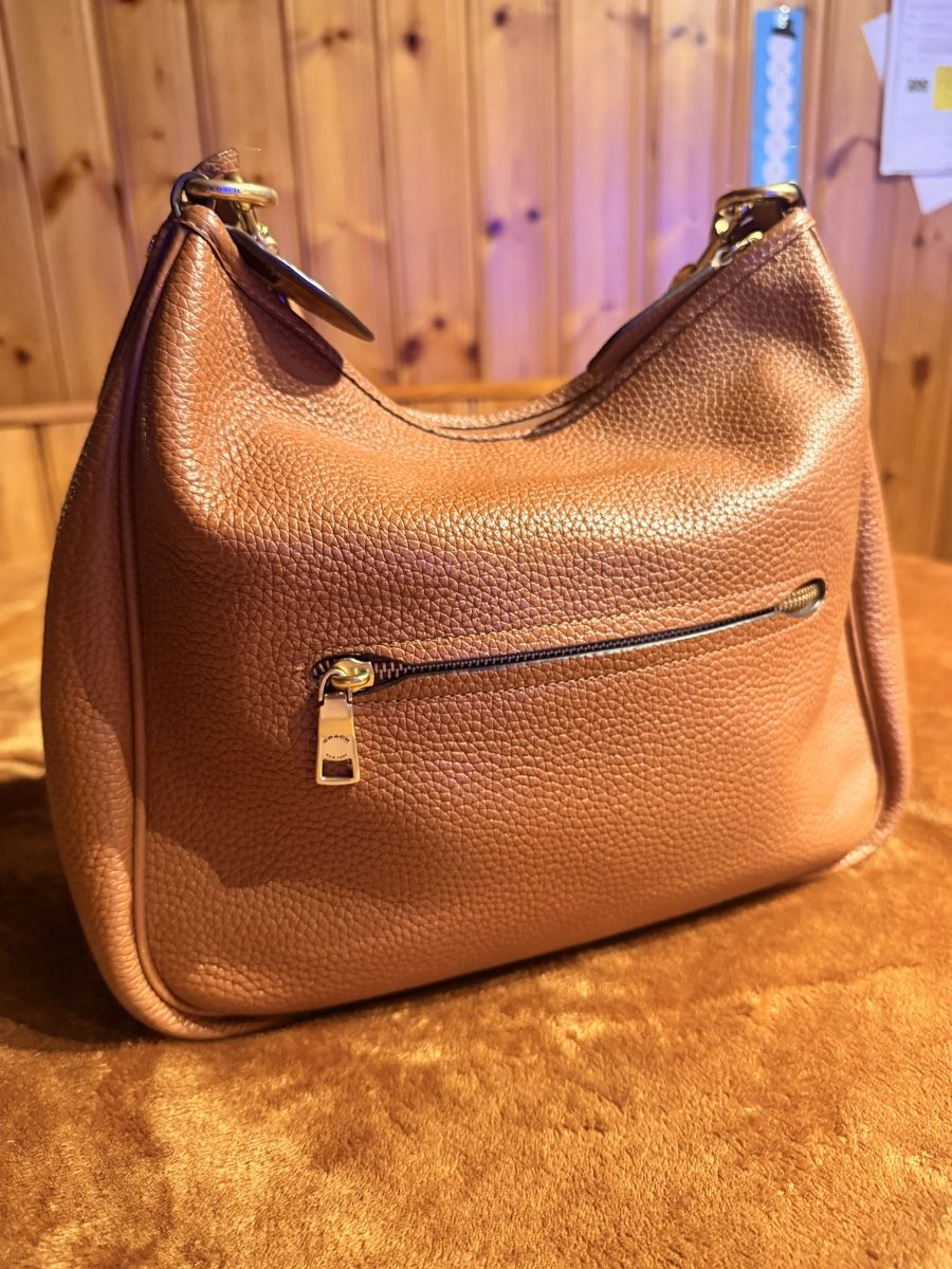 Coach Sacs femmes: Coach handbag brown leather used condition – D'occasion à Troistorrents par gen_55p7 2