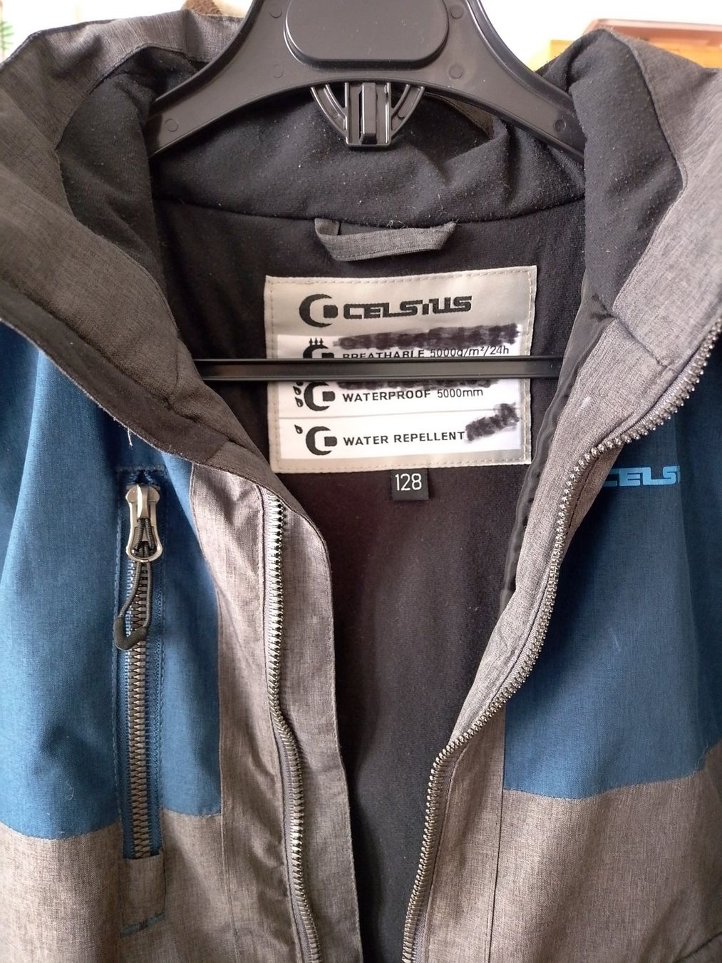 Jacken & Mäntel: Veste d'hiver 128 – Gebraucht aus Fribourg von mar_z757 1