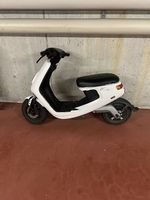 E Roller NIU MQI zu verkaufen