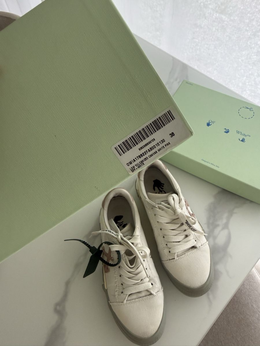 Off-White Scarpe da donna: Chausseurs Off-White vierges, taille 38 – Usato da Peseux venduto da kul_pz6z 1