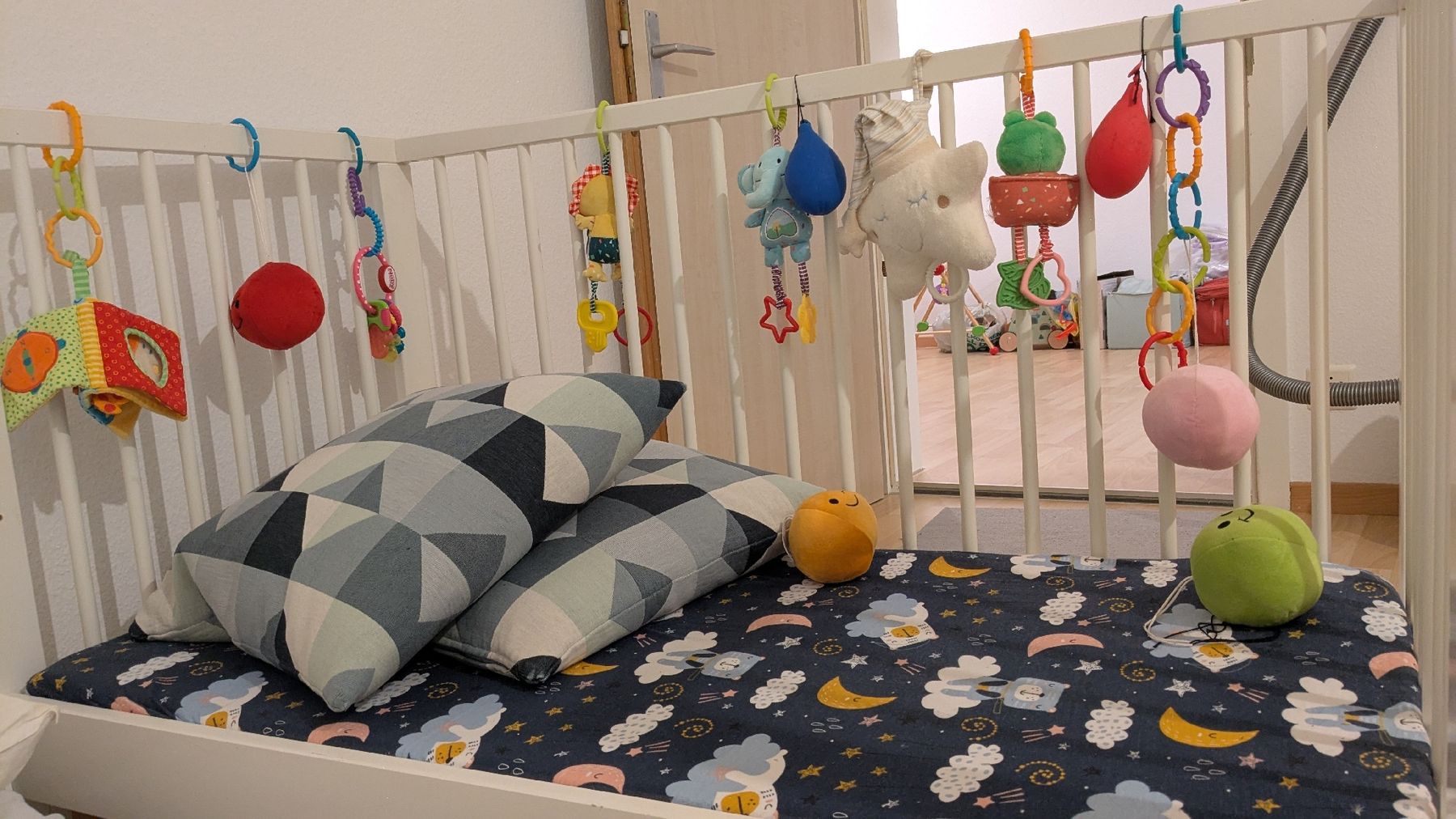 Ikea Betten: kids Bed with mattress – Gebraucht aus Untersiggenthal von nag_mxh8