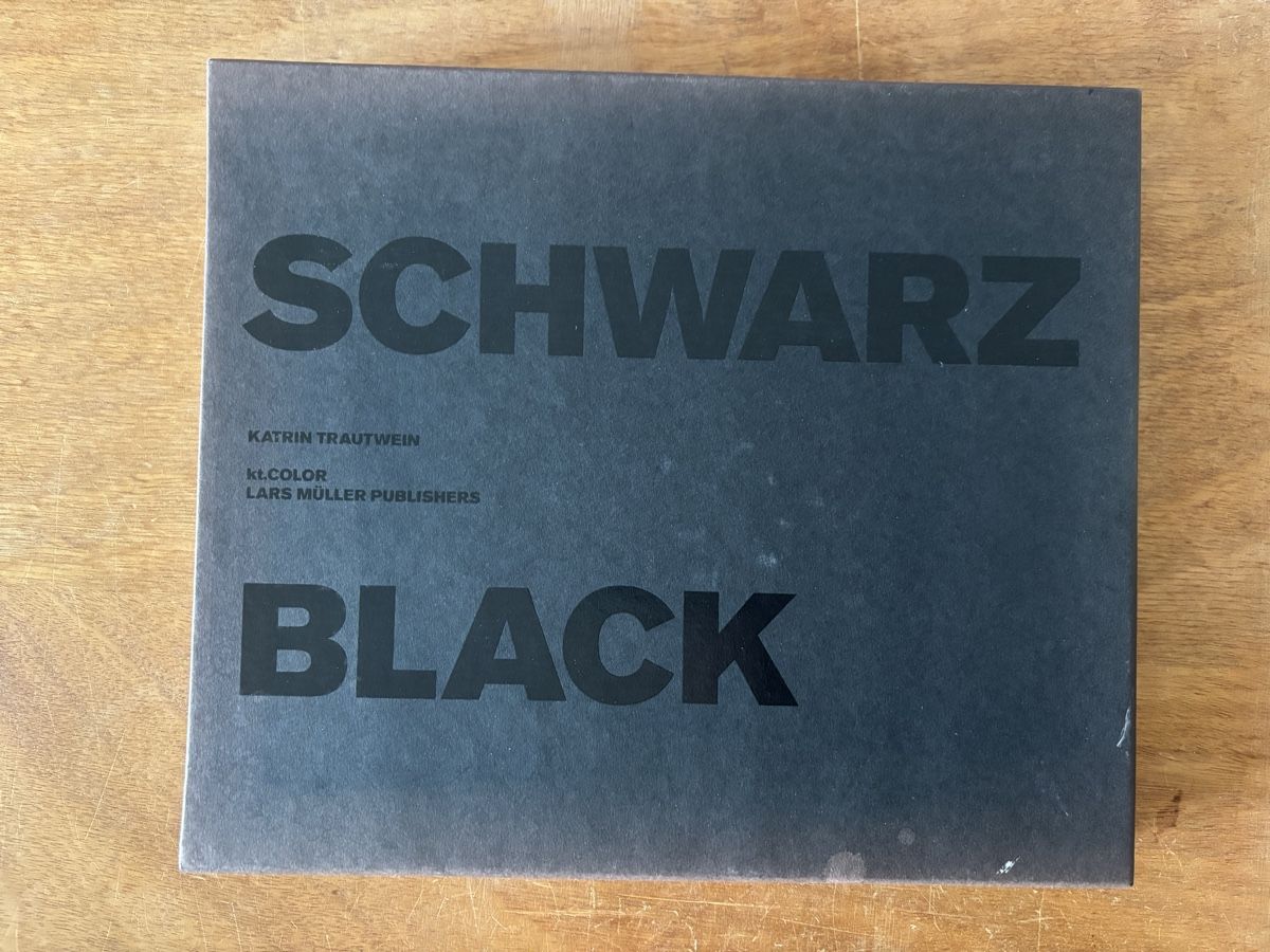 Libri: SCHWARZ / BLACK - Katrin Trautwein – Usato da Zürich venduto da WWehrle