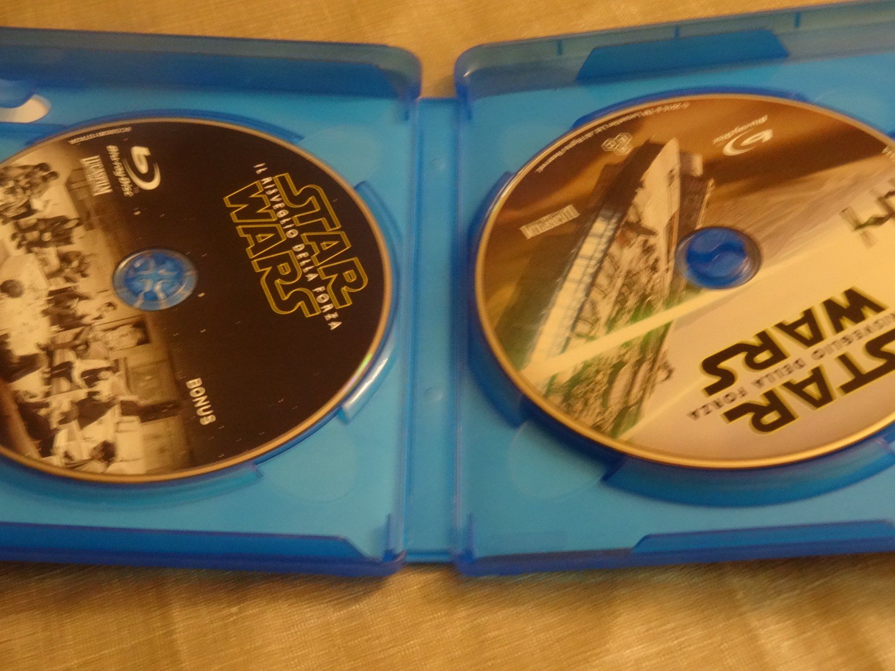 Alle DVDs: Star Wars: Il Risveglio Della Forza - Blu-Ray ENG / ITA – Gebraucht aus Olten von Disc-Verkauf 1