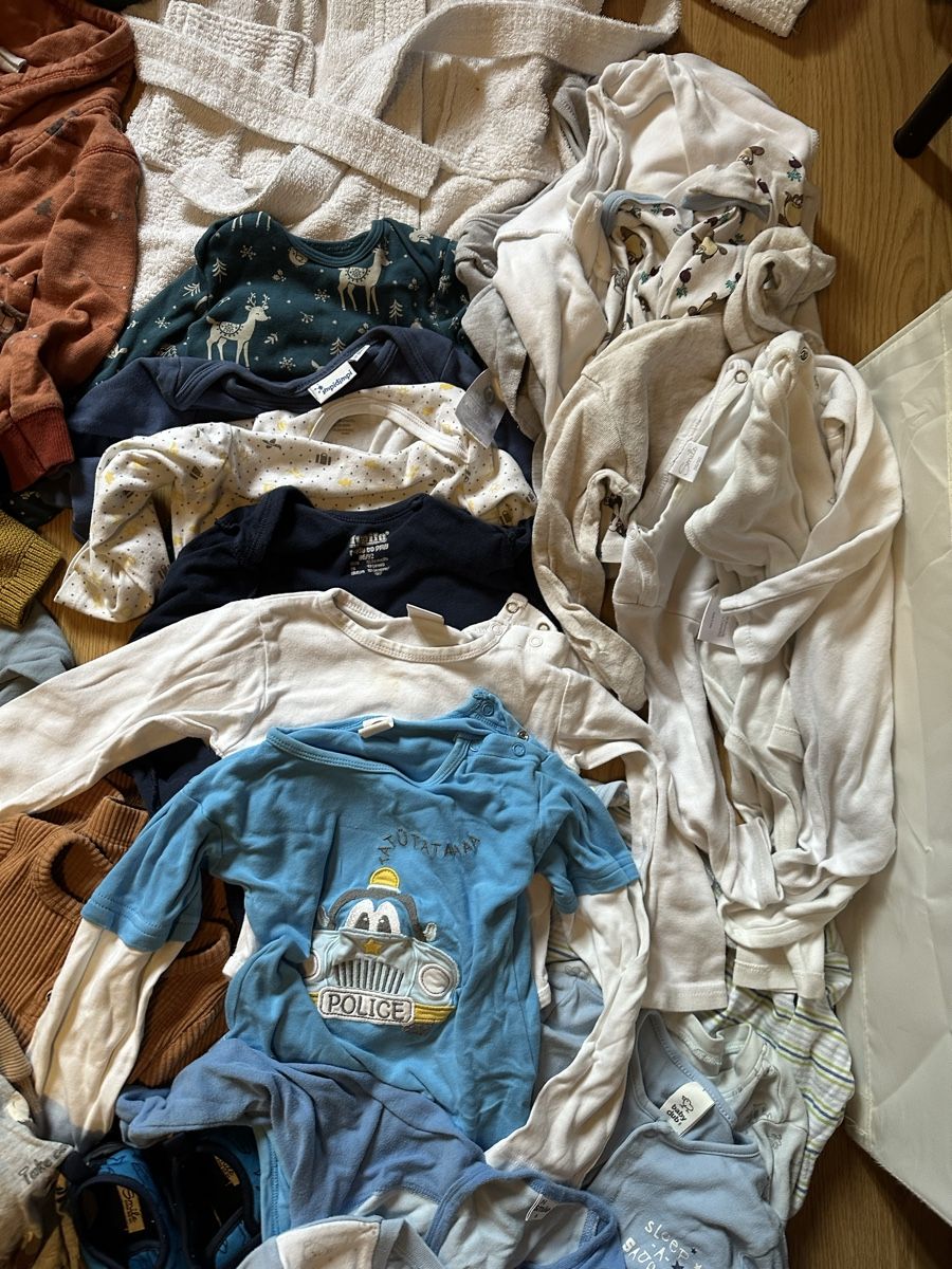 Lotti & Set di vestiti: Jungen Kleiderpaket Gr. 86 Herbstwinter – Usato da Münsingen venduto da Secondhand89 5