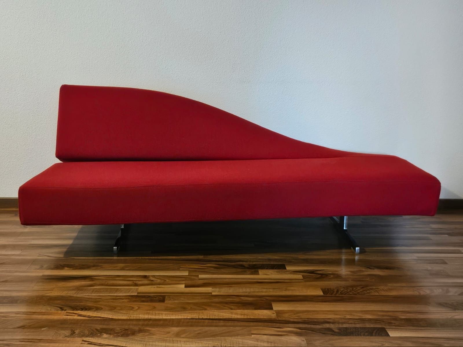 Cassina Divani: Sofa Cassina rot Modell Aspen – Usato da Muttenz venduto da jeh_l5fx 1