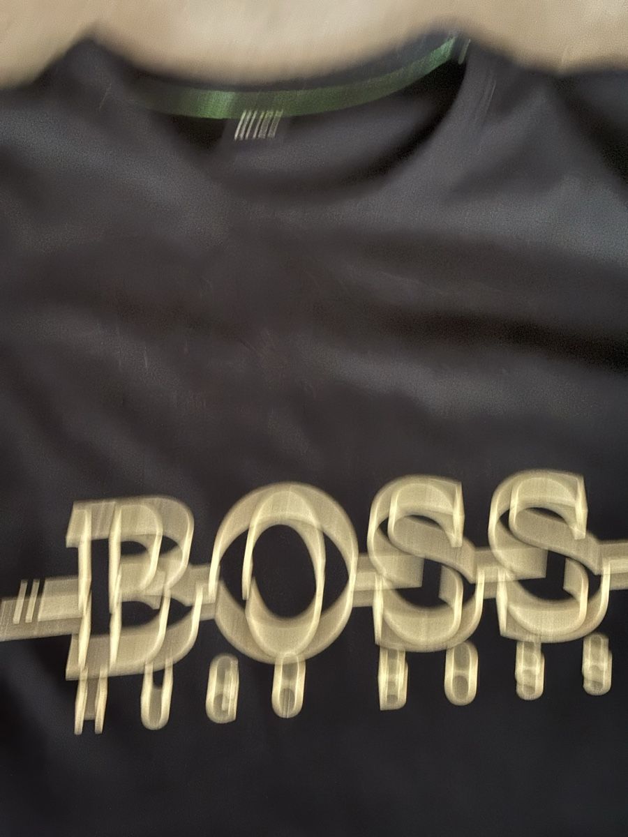 Hugo Boss T-shirt: T-Shirt Gr.M Hugo Boss – Usato da Zug venduto da Biki72 2