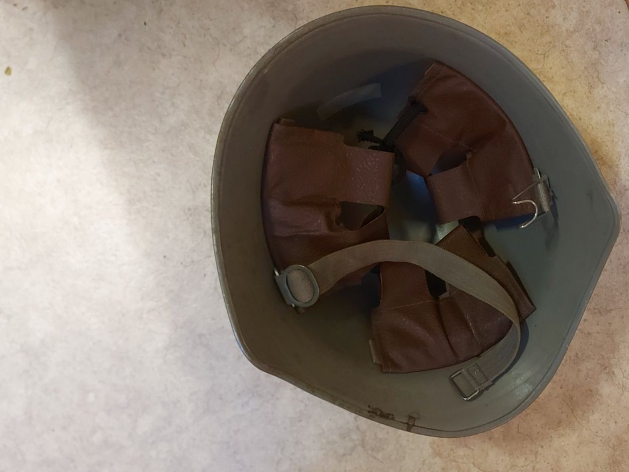 Abiti antichi: Gelber Schutzhelm, Vintage – Usato da Winterthur venduto da ugahugah 3