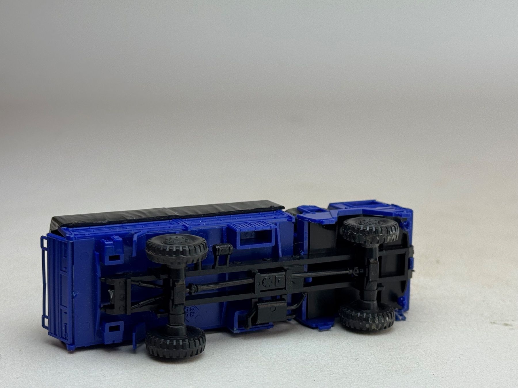 Modellini d'auto: RA- Roco MAN Pritsche mit Plane THW – Usato da Elm venduto da Wikmtz 2