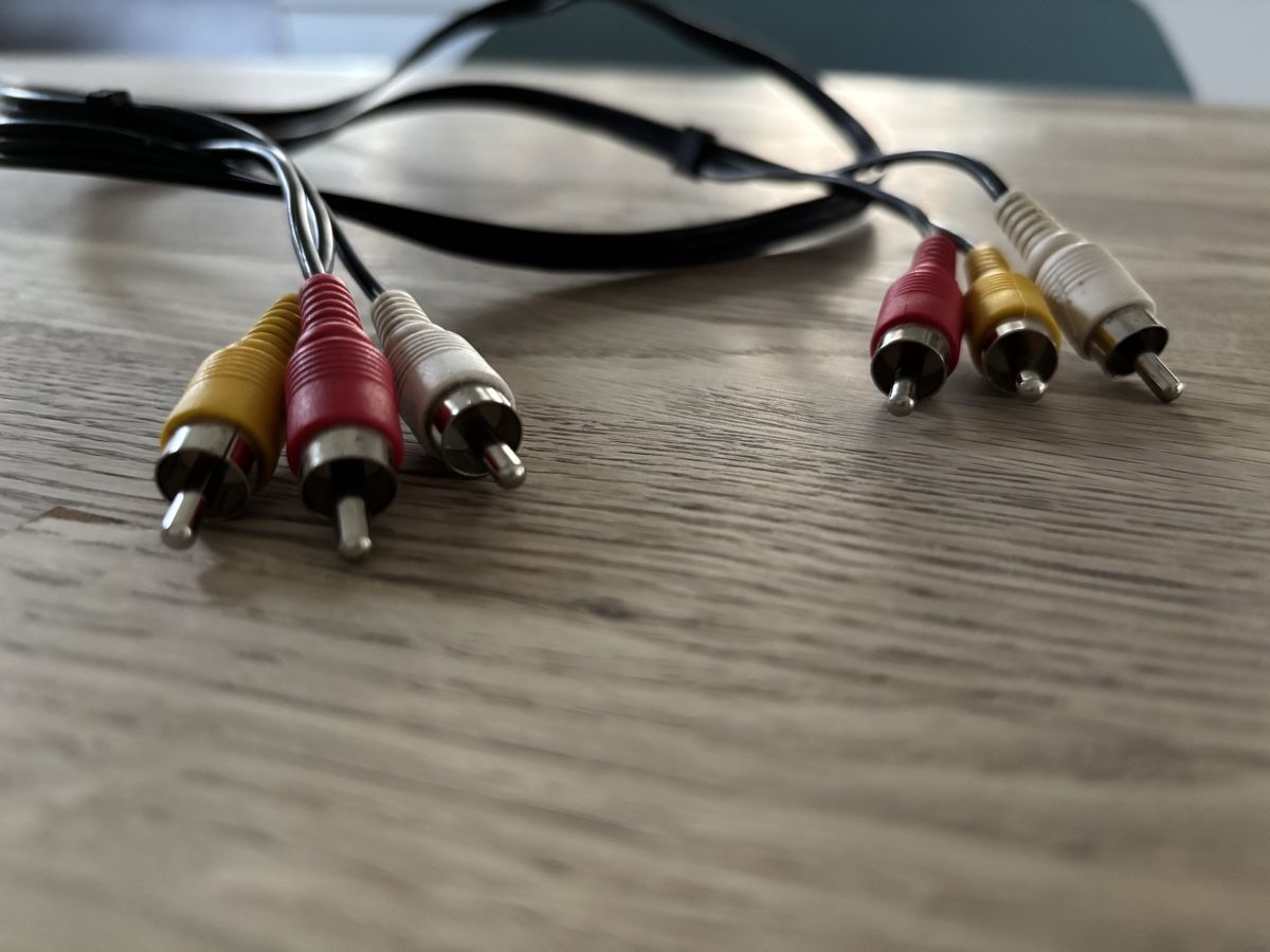 Cavi: Stereo-Stecker an drei Cinch-Plugs – Usato da Waltenschwil venduto da Schmetterling2015 1