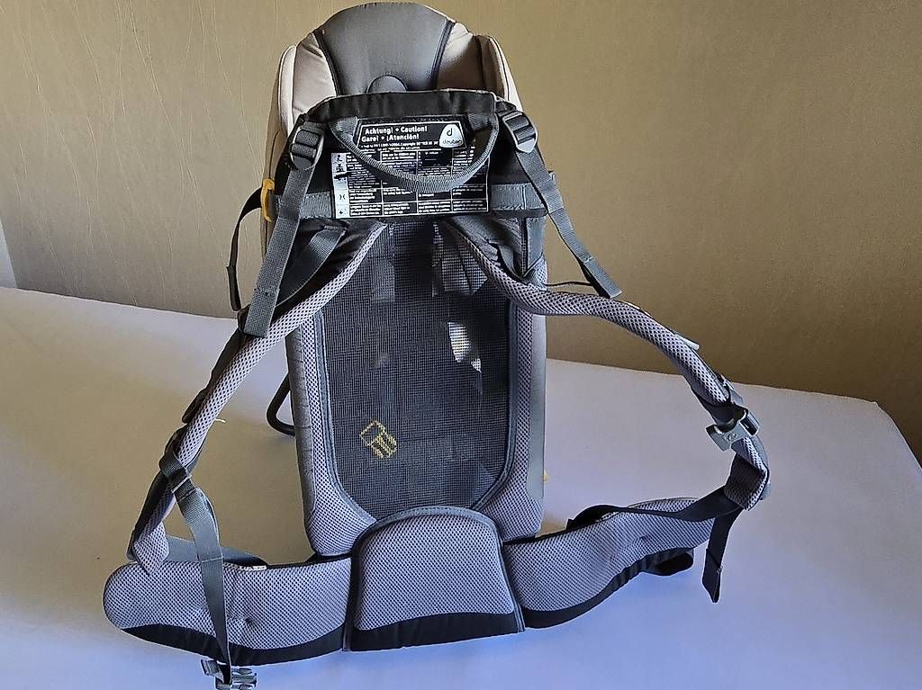 Marsupi portabebè: Deuter Kid Comfort Kindertrage / Kraxe – Usato da Au ZH venduto da rei_yv6c 2