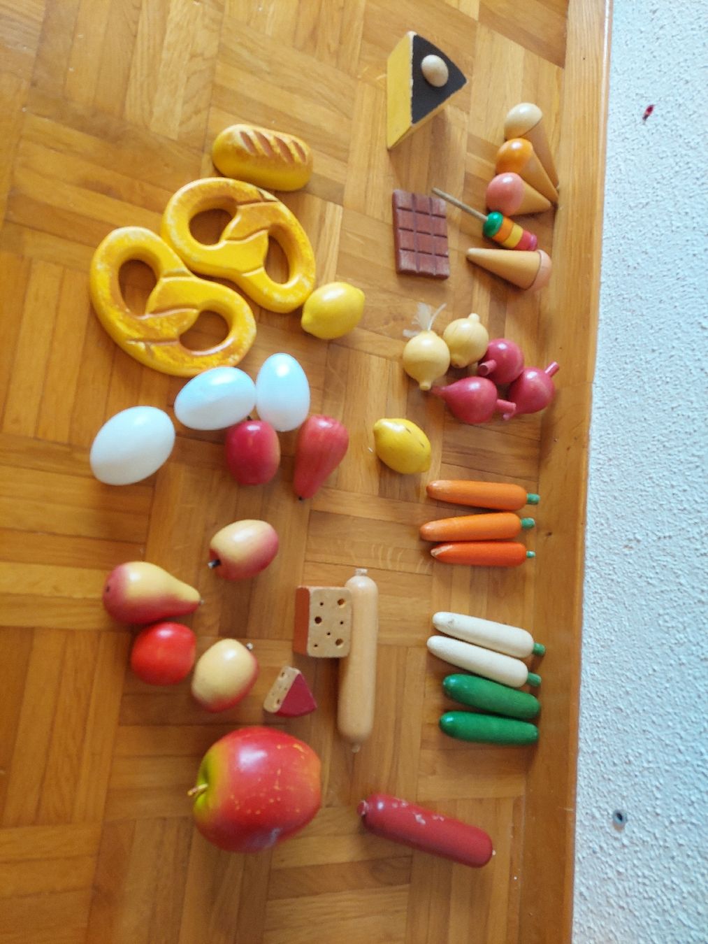 Jouets: Holz Spielgemüse mit Einkaufskorb – D'occasion à Oberrieden par Naklesu71 1