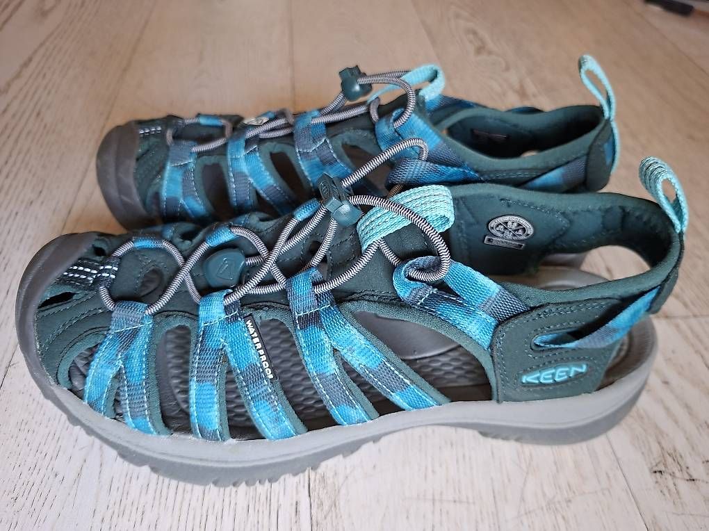 Chaussures femmes: Trekkingsandale Gr. 39 KEEN neuwertig – D'occasion à Uetendorf par Ladouce