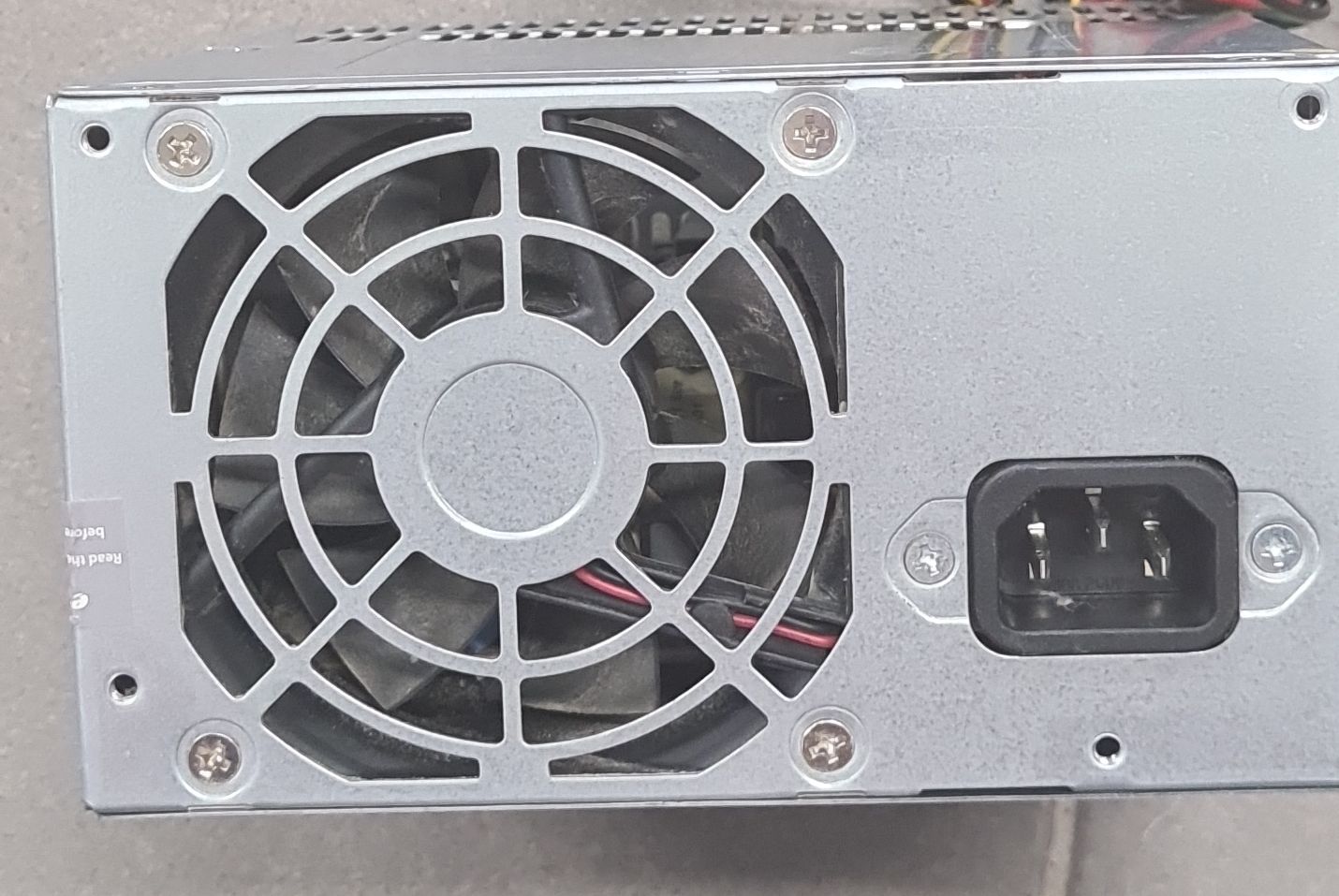 Componenti elettronici: PC Netzteil ATX Standard gebraucht – Usato da Wohlen AG venduto da AargauerAG 1