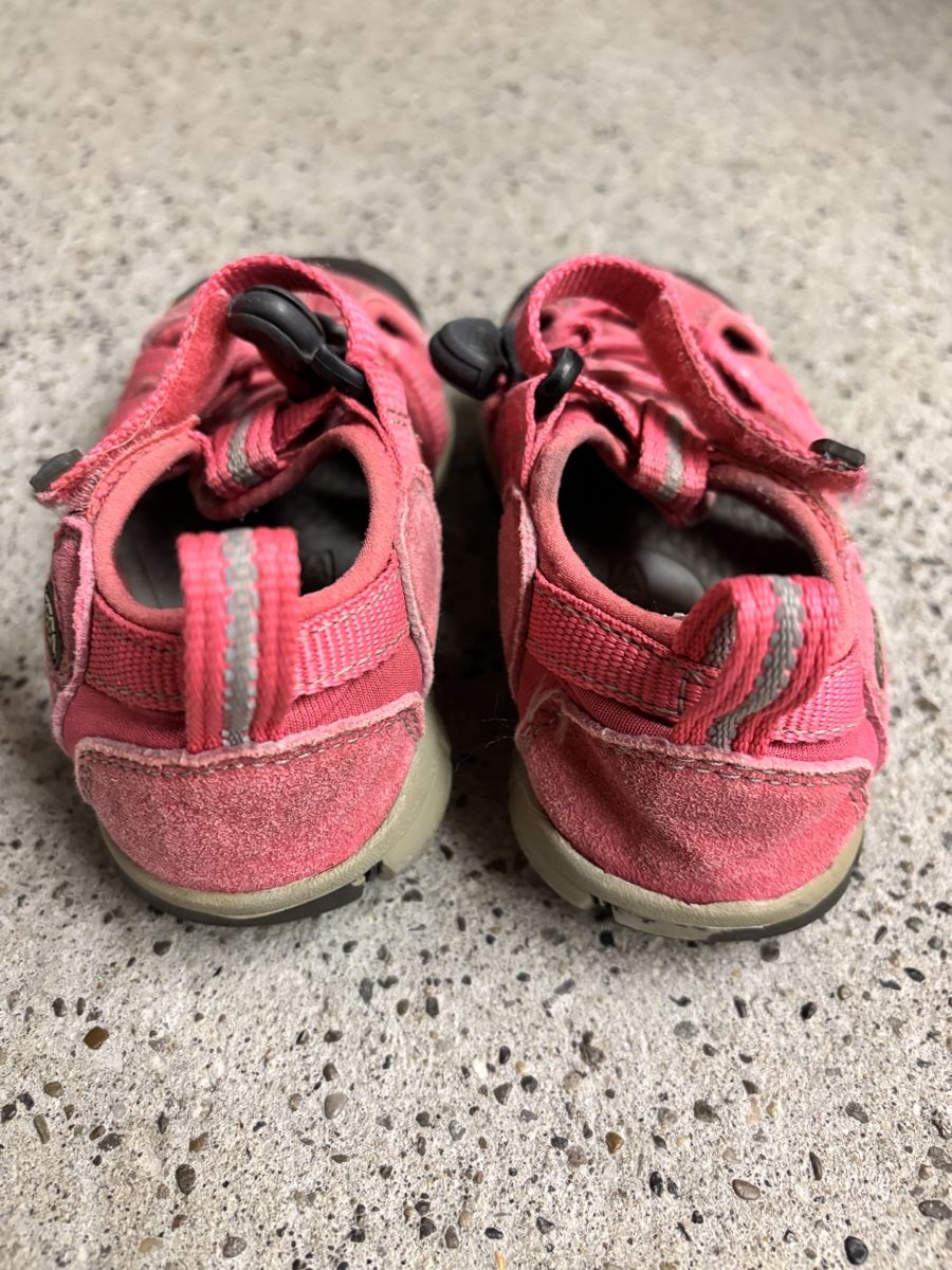 Keen Scarpe per ragazze: Keen Sandale pink, Grösse 24 – Usato da Büren an der Aare venduto da Nikito2001 1