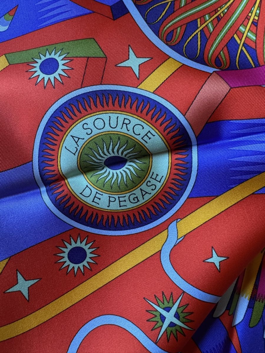 Hermès Foulard & Sciarpe: Hermès carré 90 neuf Source de Pégase  – Nuovo e nell'imballaggio originale da Genève venduto da Allisgood 9