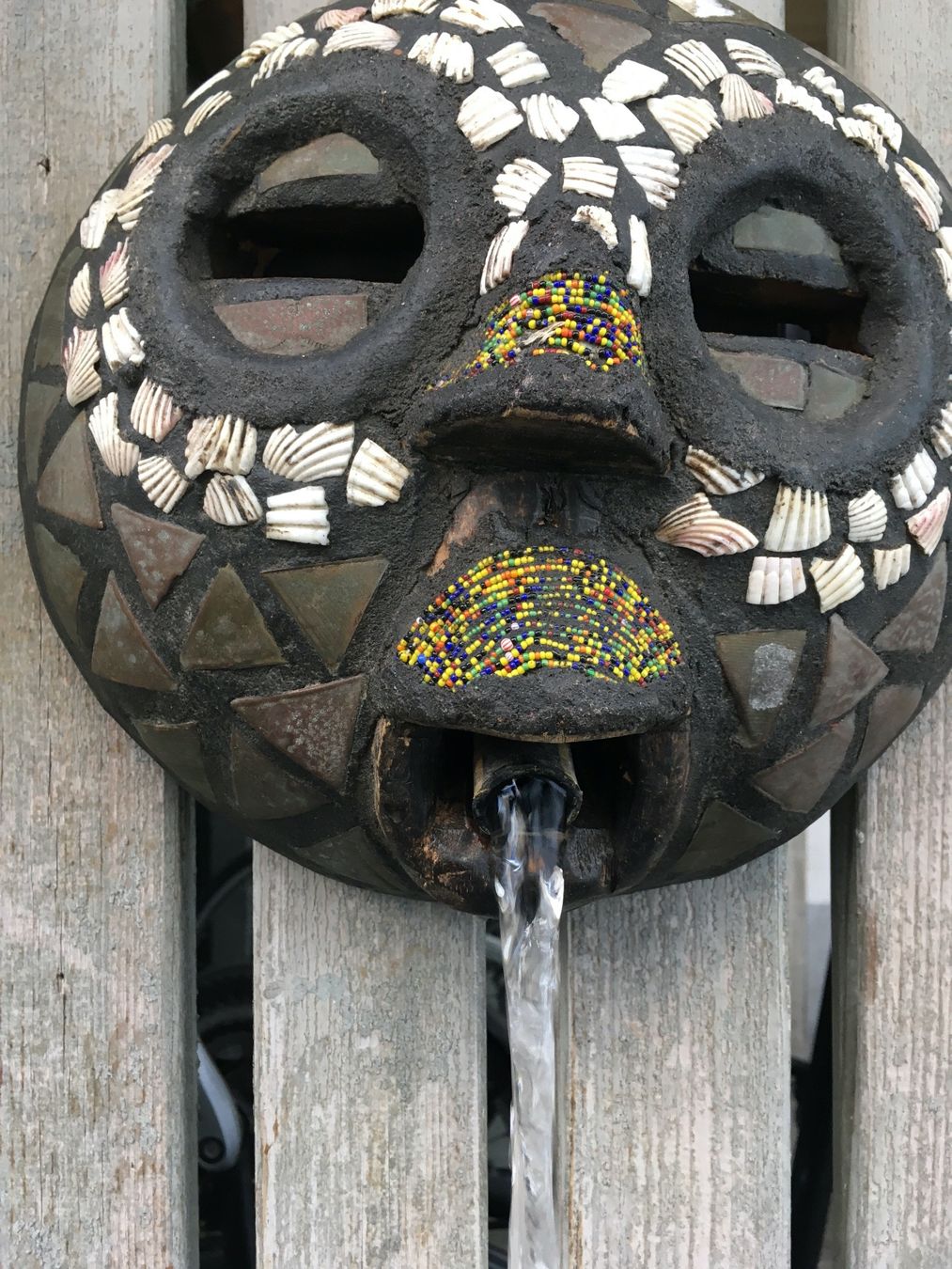 Arte internazionale: Afrika Maske als Wasserbrunnen – Usato da Rheineck venduto da emma.gut 9