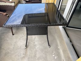 Gartentisch Rattan mit Glasplatte guter Zustand