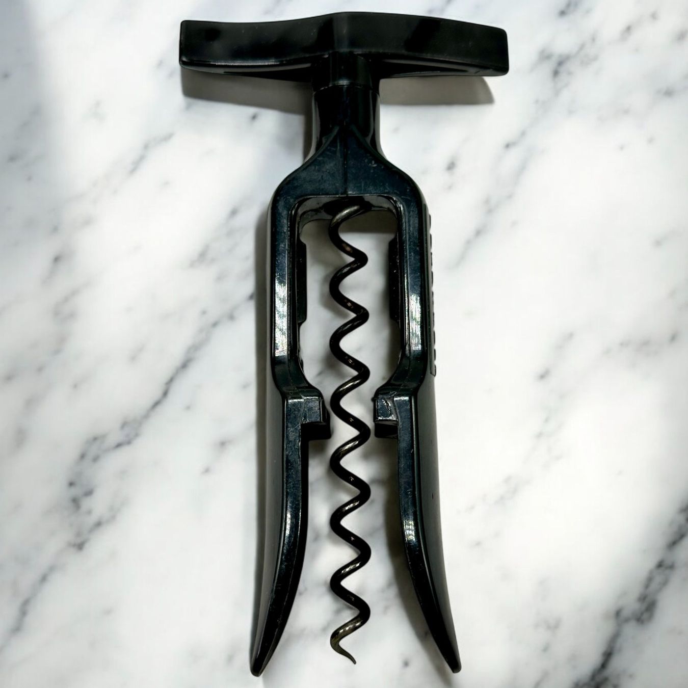 Apribottiglie & Tappi per chiusura: Tire-bouchon ancien SCREWPULL en bakélite noire – Usato da Morges venduto da MeeBee