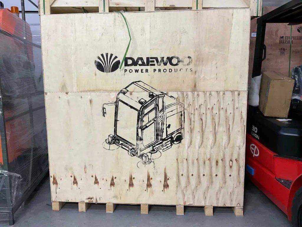 Daewoo Tutte le macchine: Kehrmaschine Daewoo DAS100 – Nuovo (secondo la descrizione) da Buchs ZH venduto da lukas_6708 6