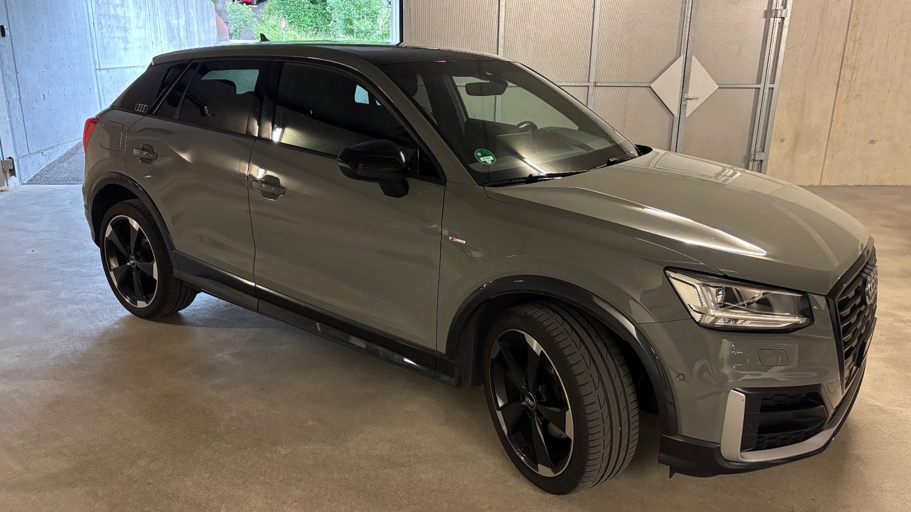 Audi Automobili: Audi Q2 TFSI 1.4 S-line, quantum-grau – Usato da Riedholz venduto da trini66 2