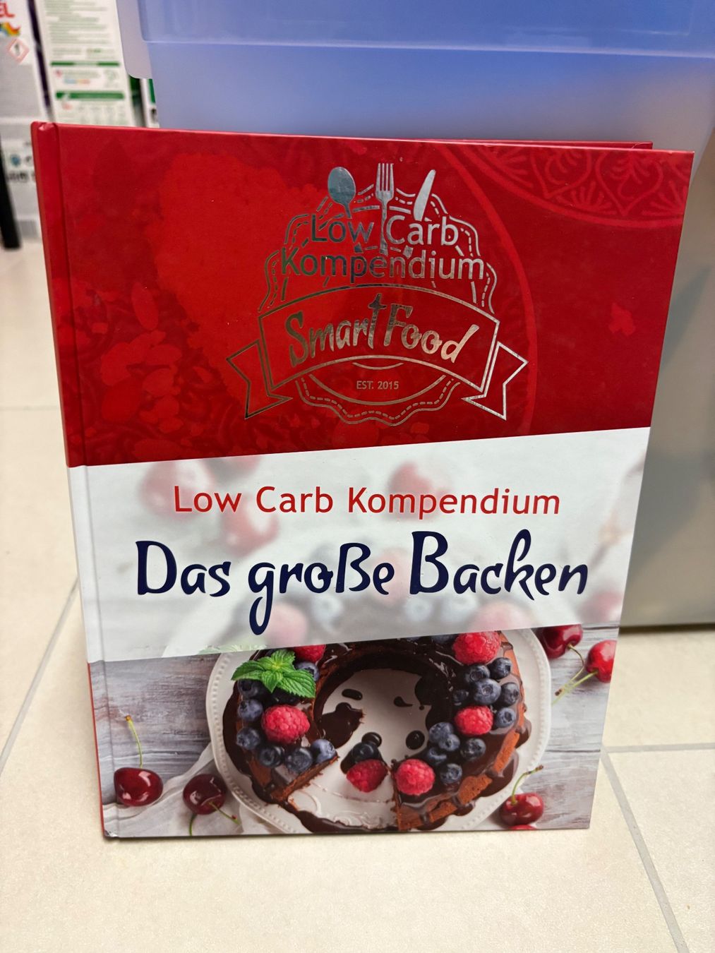 Libri: Buch Das grosse Backen- Kompendium Rezepte - Low Carb – Usato da Basel venduto da Tierschutz-Flohmi