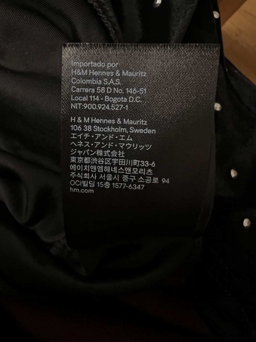H&M Blusen: H&M black velvet blouse – Neu (gemäss Beschreibung) aus Adliswil von avatar83 3