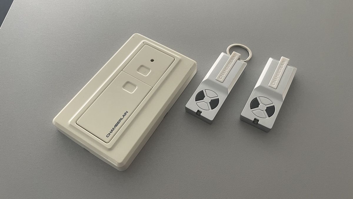 Altro Materiale elettrico: Garagentorantrieb Chamberlain ML1000EV mit Fernbedienung  – Usato da Rheineck venduto da 5element 5