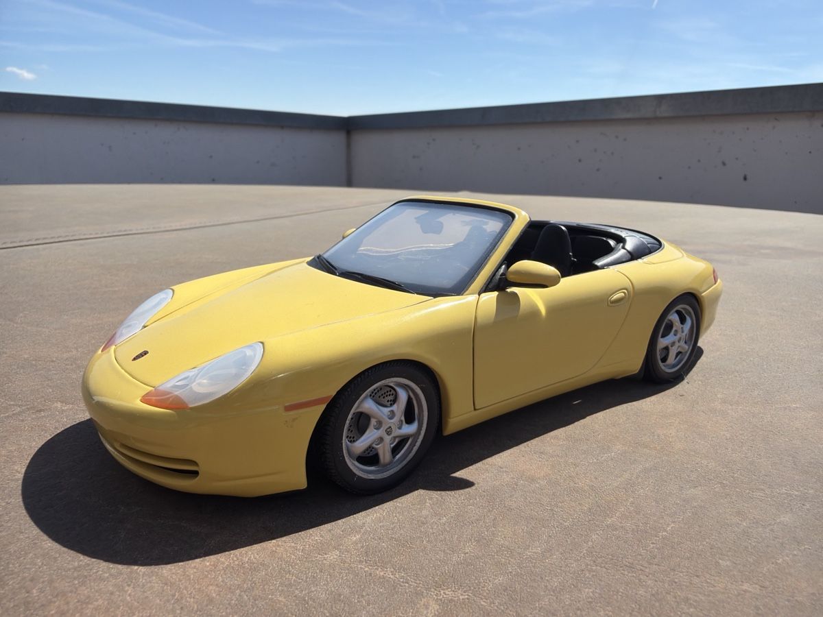 UT Models Modellini d'auto: Porsche 996 Carrera - 1/18 - UT Models – Usato da Wolfwil venduto da Rolex1