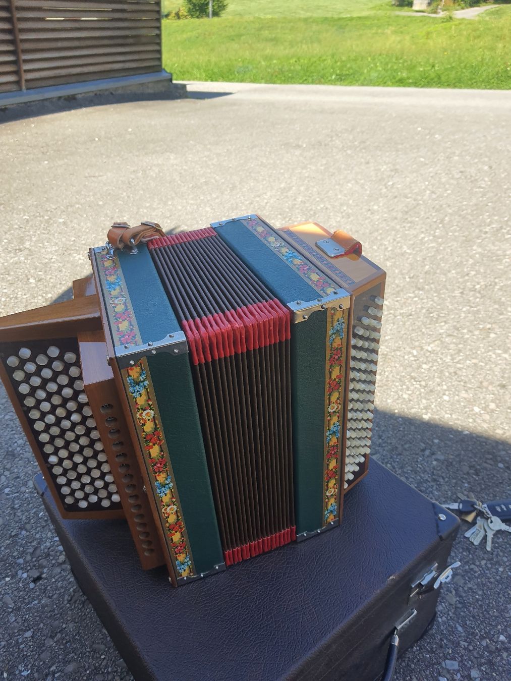 Musikinstrumente: chromatish schwyzerorgeli  – Gebraucht aus Pont-de-la-Morge von Mirabelle0 5