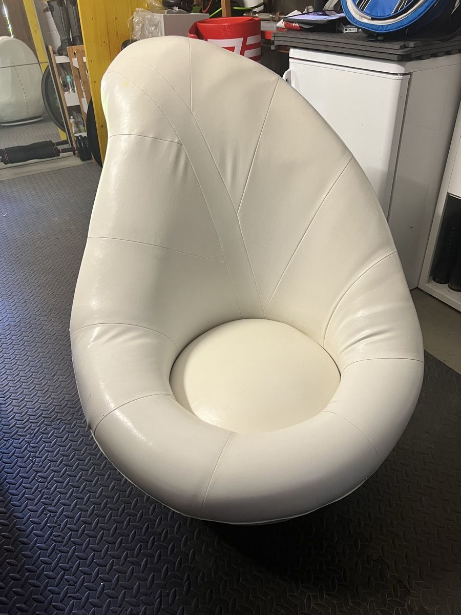 Poltrone: Fauteuil tournant – Nuovo (secondo la descrizione) da Crans VD venduto da sle_7hng 7