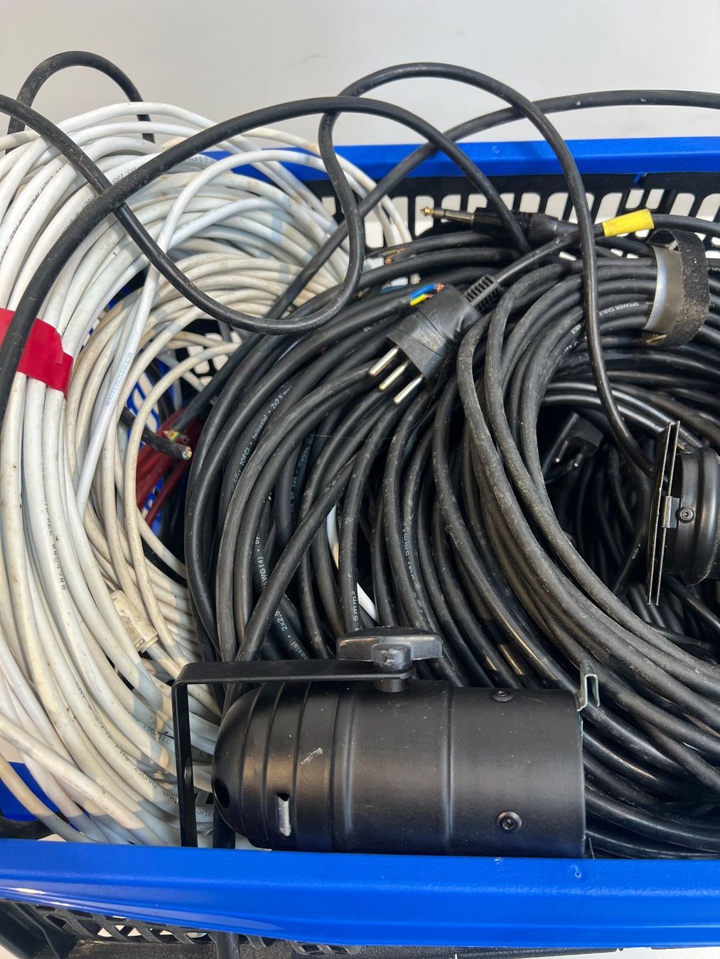 Kabel: 017 Posten diverse Kabel – Gebraucht aus Wangen an der Aare von TBYN 1