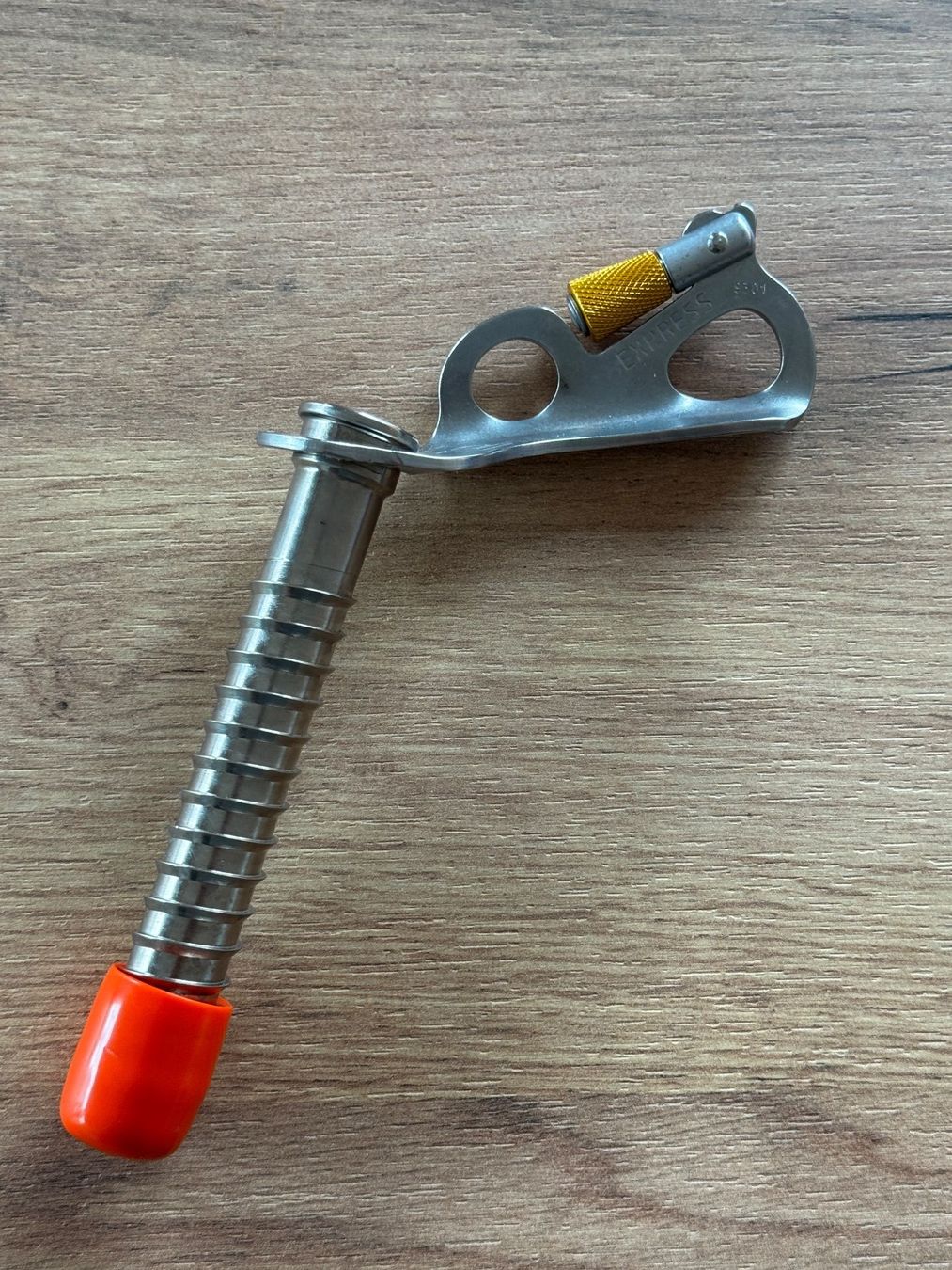 Attrezzatura da arrampicata: Petzl Express Eisschraube 10cm, gebraucht – Usato da Neuhausen am Rheinfall venduto da kevbal