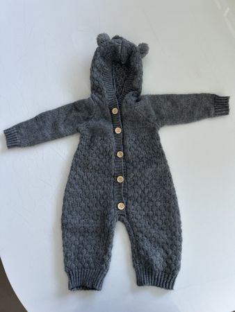 Baby Strickoverall mit Kapuze 