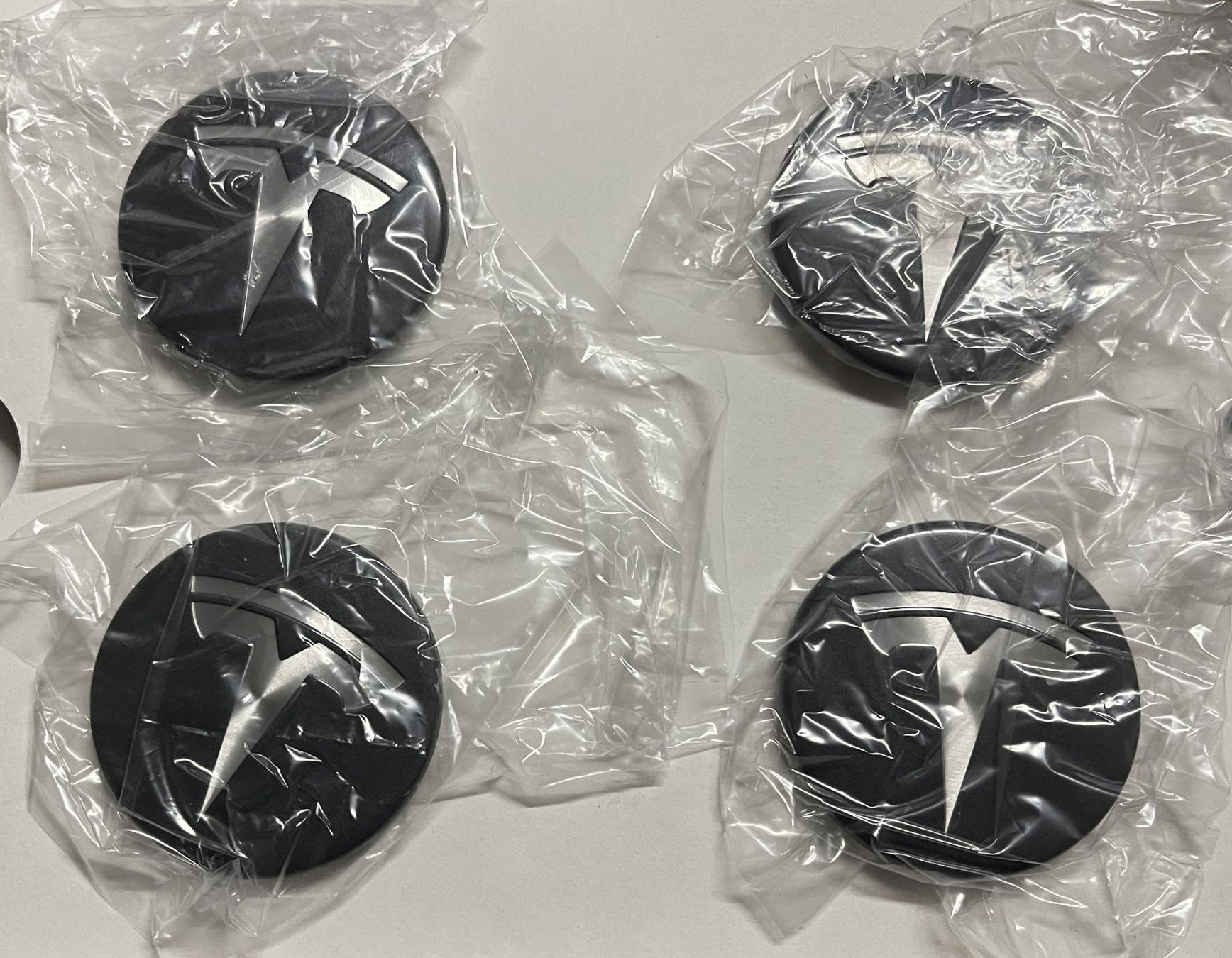 Tesla Tutti pezzi di ricambio auto: Tesla Wheel Cap Kit – Nuovo (secondo la descrizione) da Oftringen venduto da Vucki