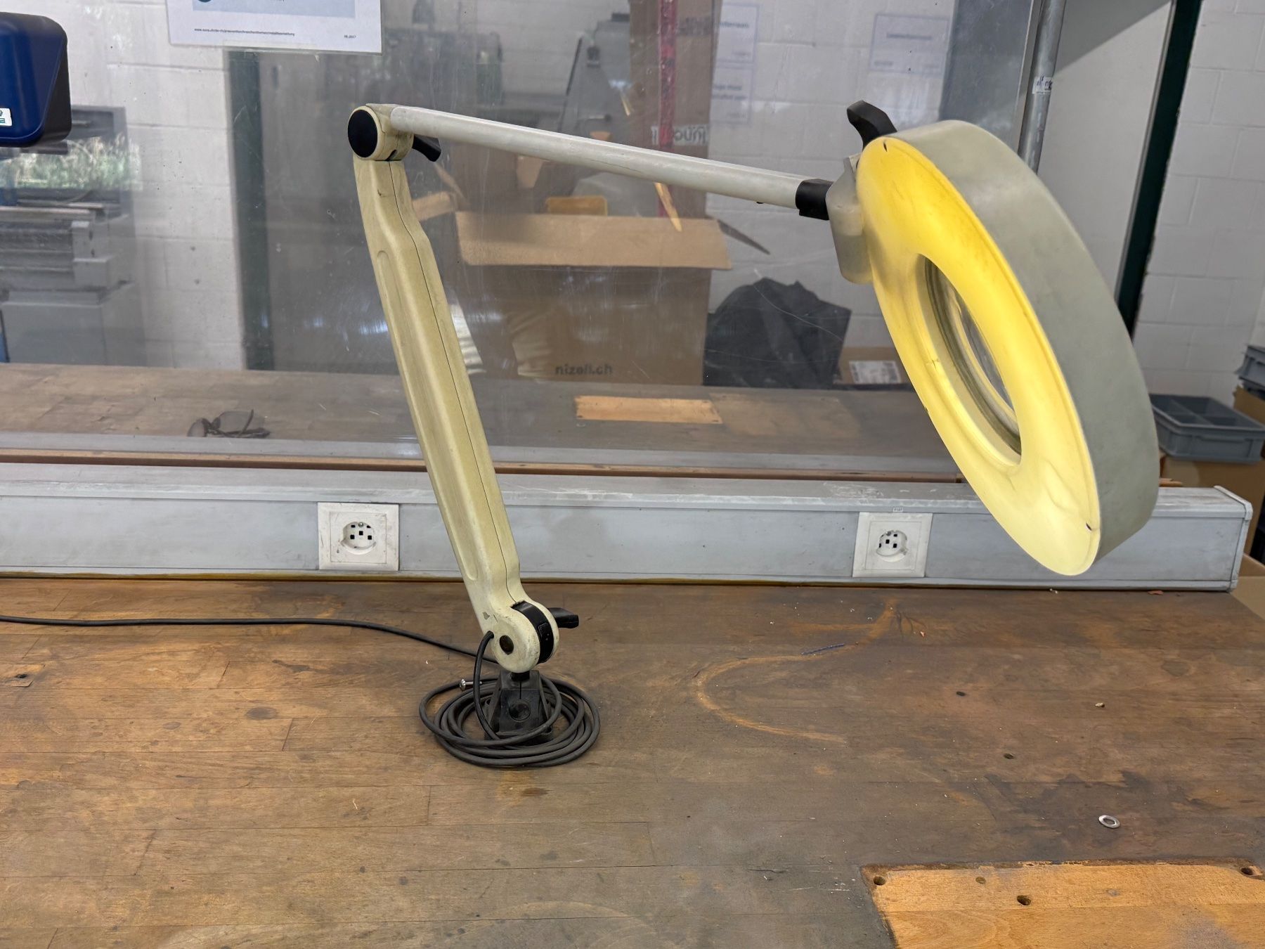Lampade: Lupenlampe mit Licht Ringlampe – Usato da Boswil venduto da ABLagerBoswil 1