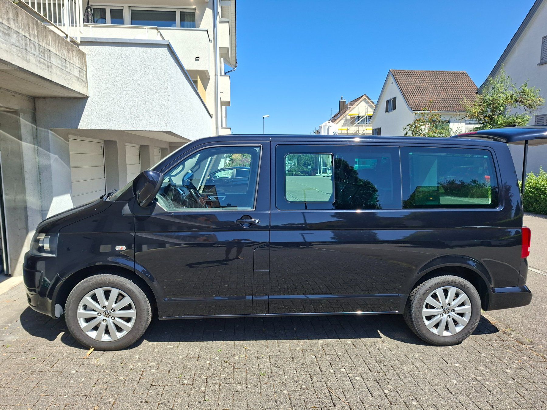 VW Autos: Top gepflegter VW T5 Multivan 4Motion – Gebraucht aus Niederuzwil von ducendi 1