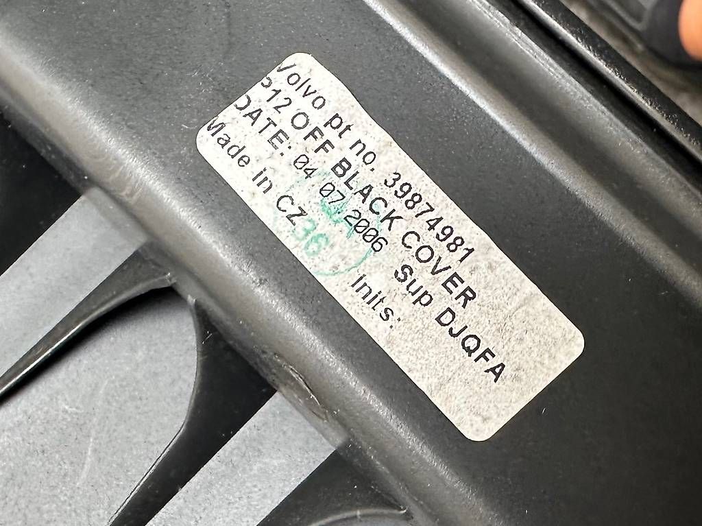 Volvo Tutti pezzi di ricambio auto: Gepäckraumabdeckung – Usato da Rafz venduto da Ack