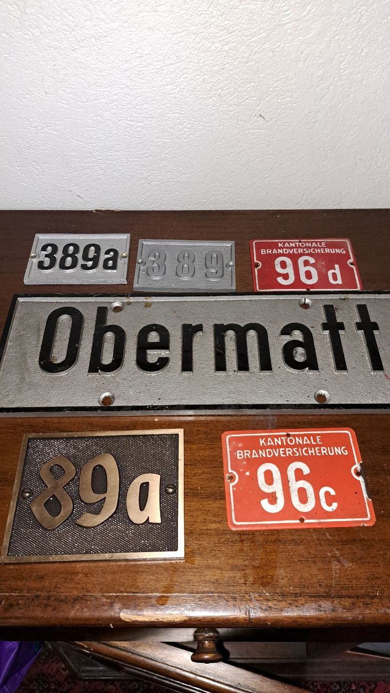 Insegne: Hausnummern Schilder Strasse ua. – Usato da Kölliken venduto da Upcycling-by-Mc-TAM