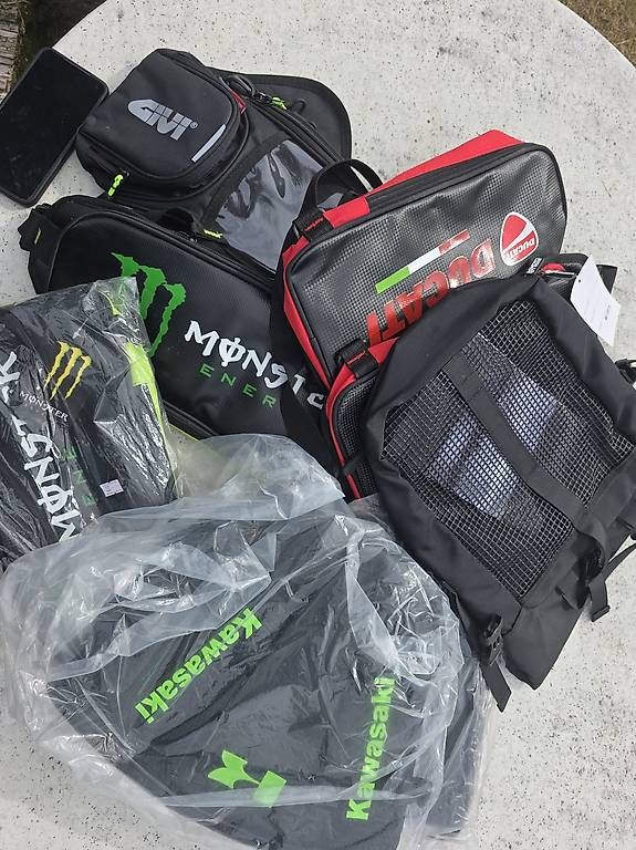 Borse: tasche laterali / marsupi da moto  – Usato da comano venduto da alangoa 1