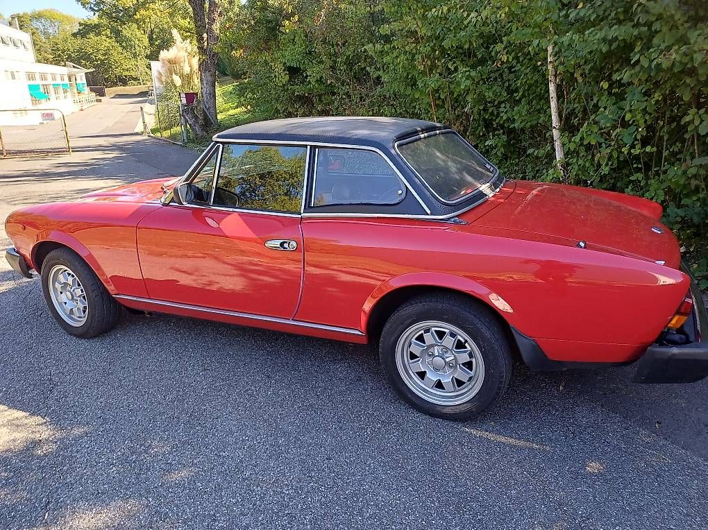 Automobili: Fiat Pininfarina 124 spider – Usato da Lausanne venduto da yffiniac 1