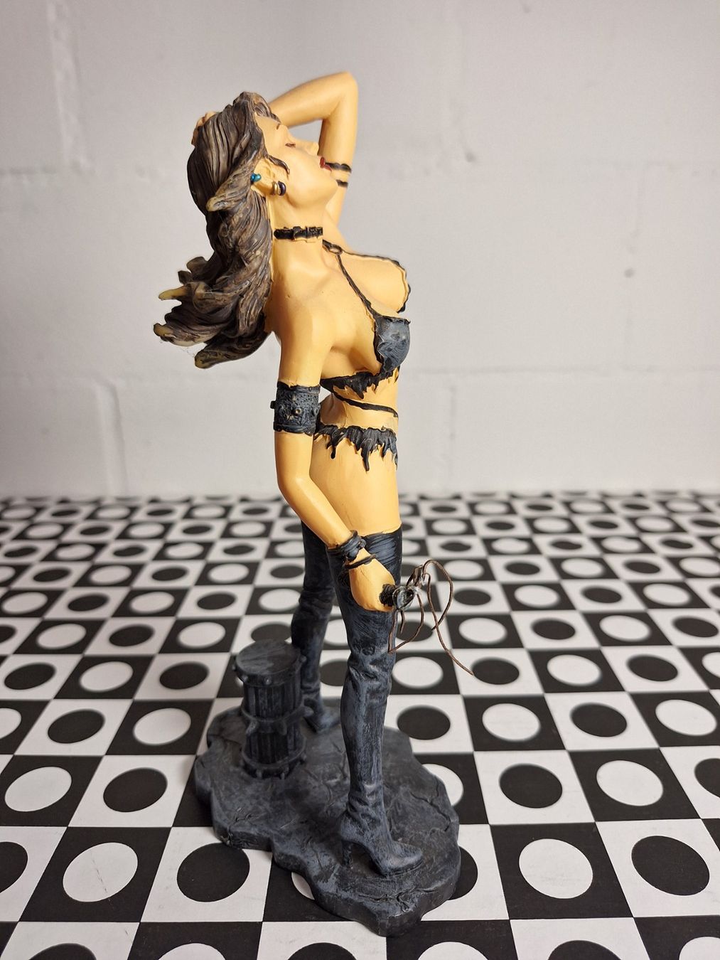 Statuette: Erotik Figur – Usato da Niederhasli venduto da ZZoki 2