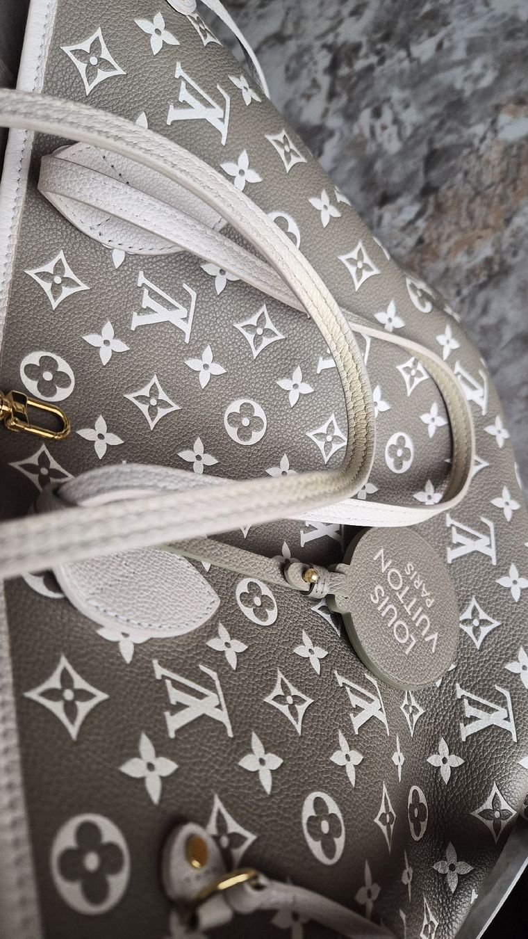 Louis Vuitton Taschen für Damen: Louis Vuitton Neverfull MM / Spring 2022 – Gebraucht aus Busswil BE von myammee01 2