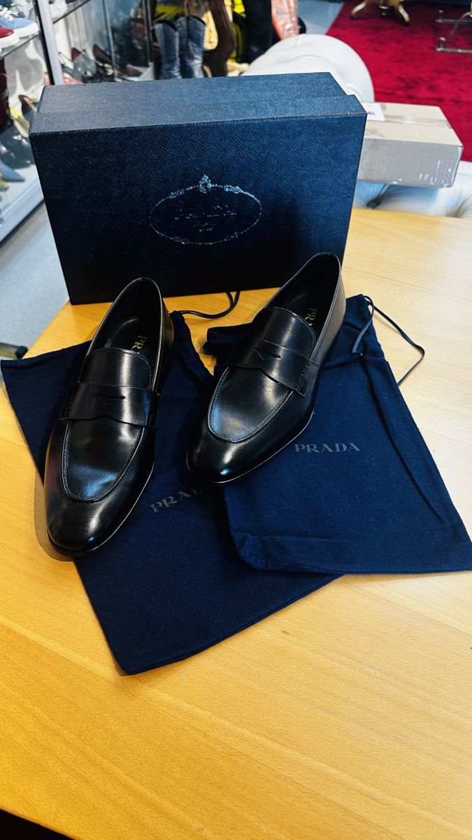 Prada Scarpe da uomo: Prada Herren Schuhe – Nuovo e nell'imballaggio originale da Lachen SZ venduto da HelvetiaLuxury