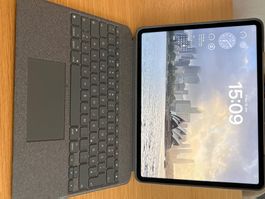 I-Pad Pro 12.9-inch (6th generation) + logitech tastatur