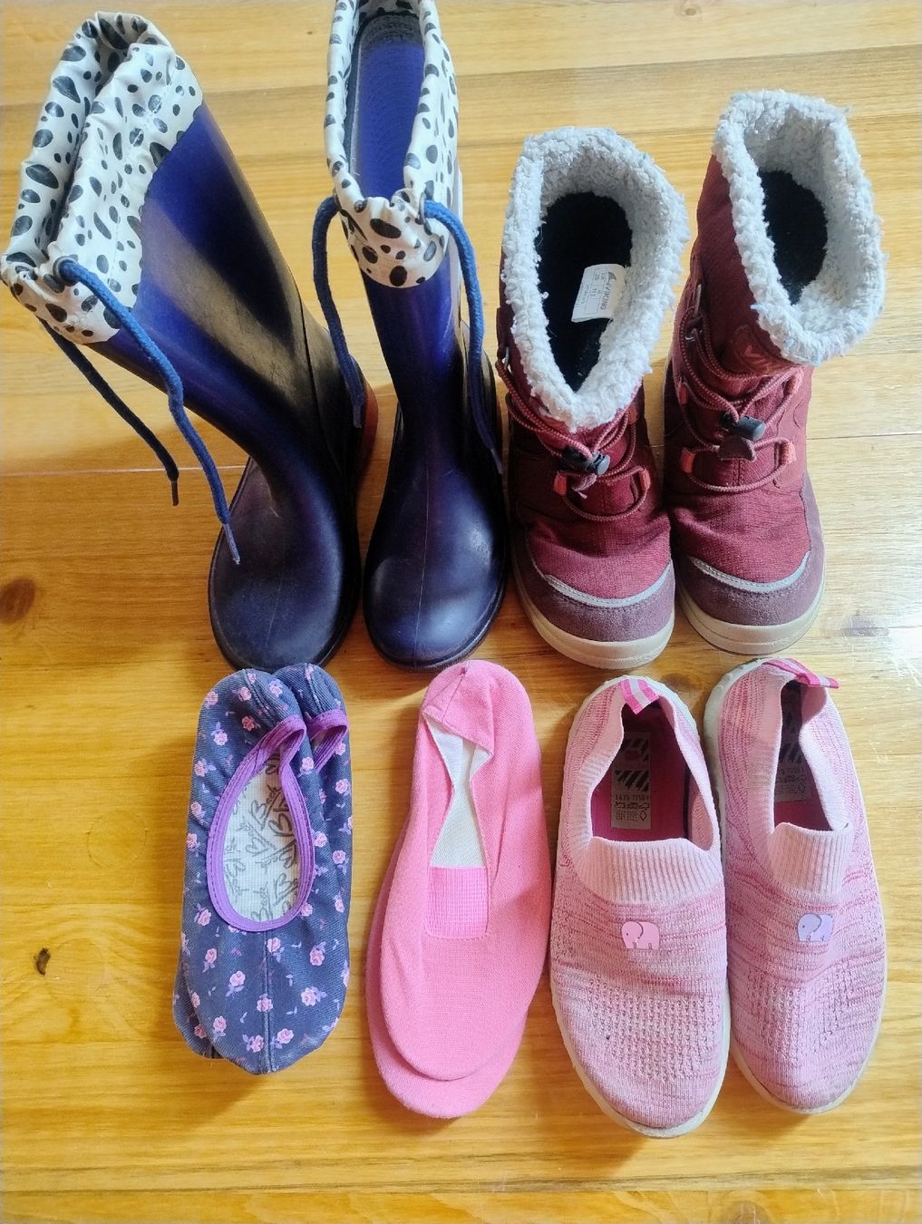 Chaussures garçon: Schuhpaket Mädchen, Gr. 29 – D'occasion à Ersigen par she9a