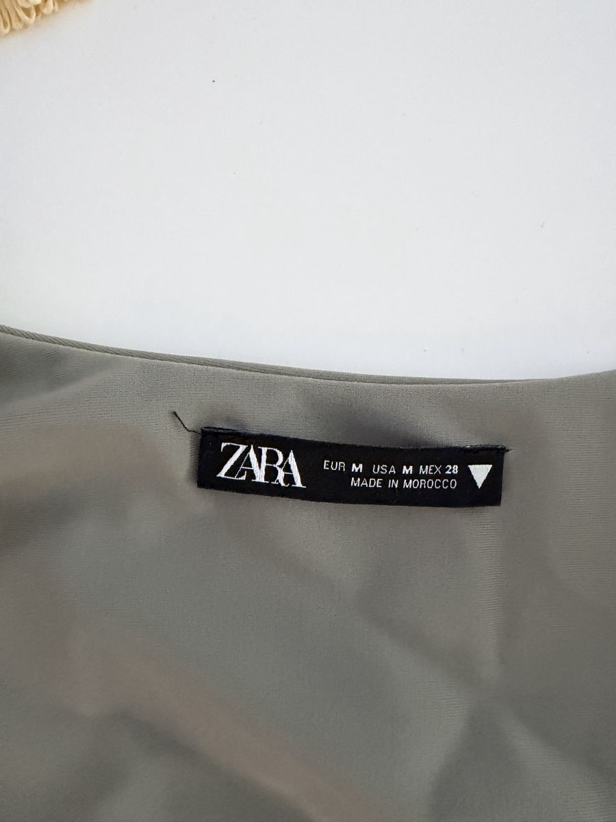 Zara Top: ZARA Long Sleeve Cropped Top Size M – Nuovo (secondo la descrizione) da Gränichen venduto da Domsiiiii 2