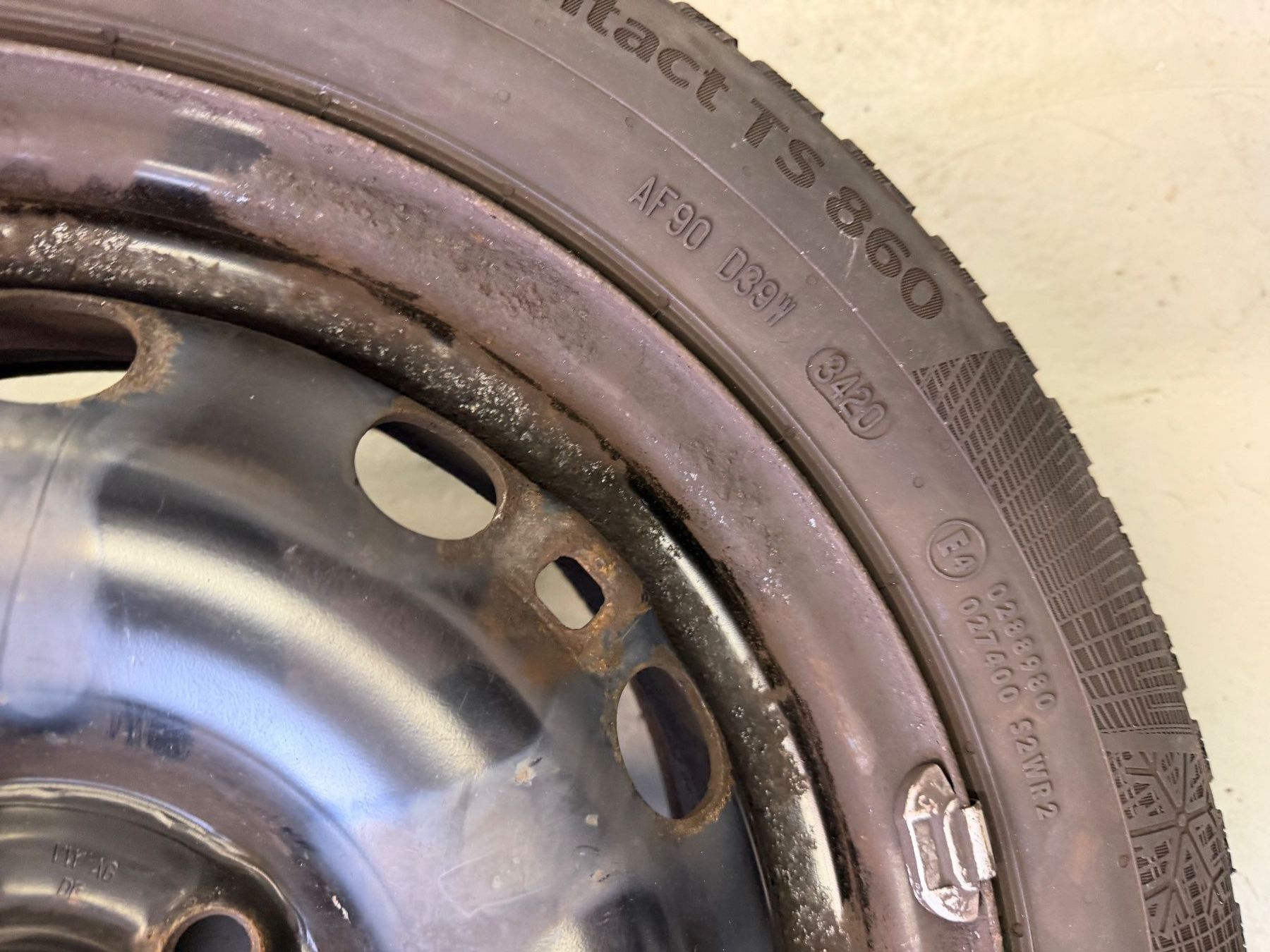 Volkswagen Pneus & Kompletträder: VW Kompletträder Winter 185/60R15 – Gebraucht aus Däniken SO von King-Automobile 6