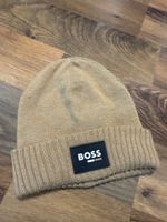 BOSS Kindermuetze in Beige - Ideal fuer den Winter!