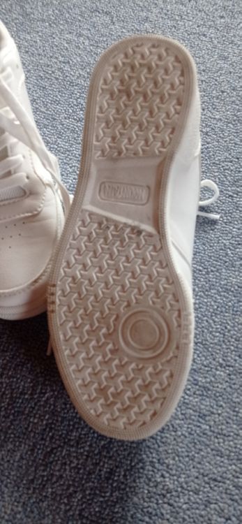Scarpe da uomo: Weisse Sneakers Beach Mountain Grösse 38 – Usato da Maienfeld venduto da Alpenblume12 1