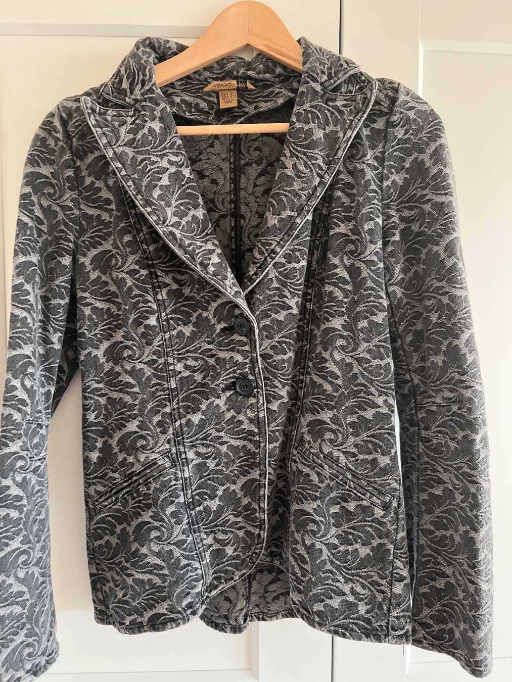 H&M Jacken: Leichte Jacke-Blazer – Gebraucht aus Ins von ann_wp7f